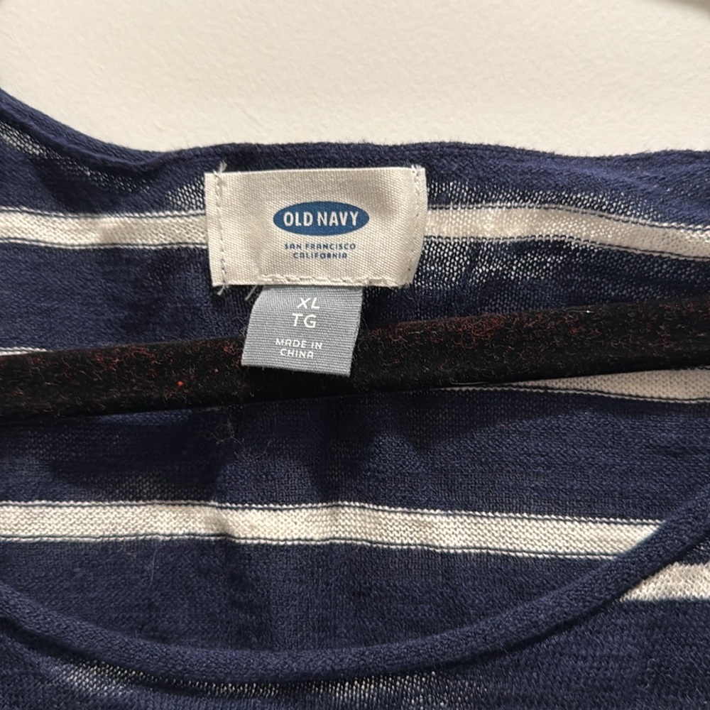 Bundle- 2 pack sweaters - Picture 3 of 8